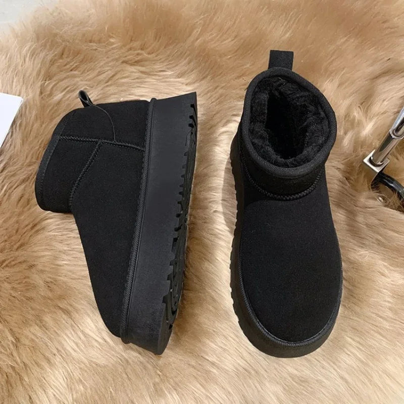BOTA FEMININA UGG – IMPERMEÁVEL, PELUCIADA E INCRIVELMENTE ACONCHEGANTE