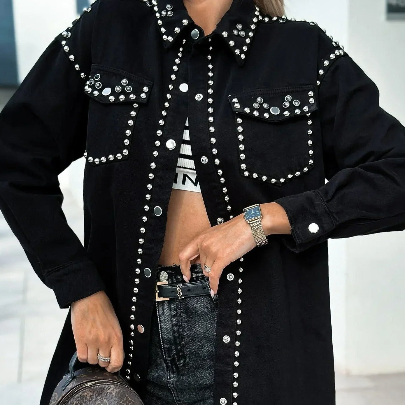 JAQUETA DEOLANE JEANS PRETA COM STRASS