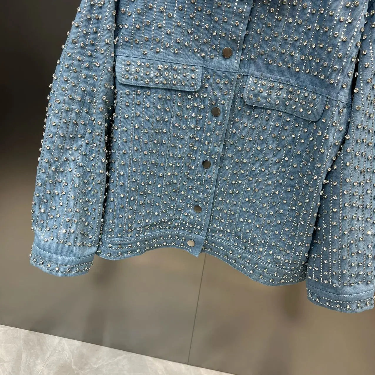 JAQUETA JEANS ESTER COM STRASS