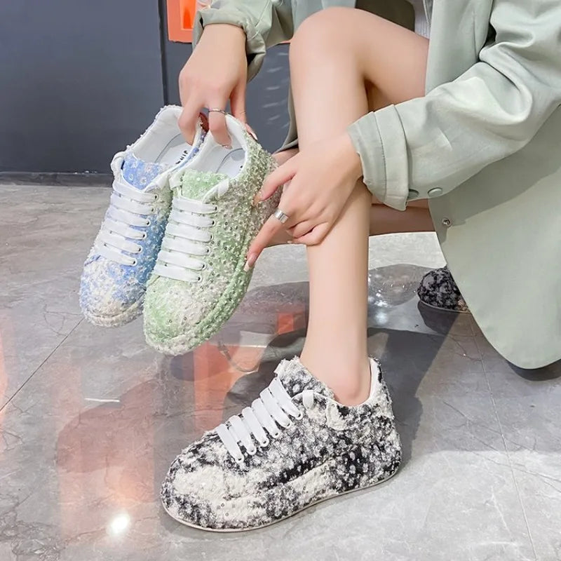 TÊNIS FEMININO JADE DETALHES EM BRILHO