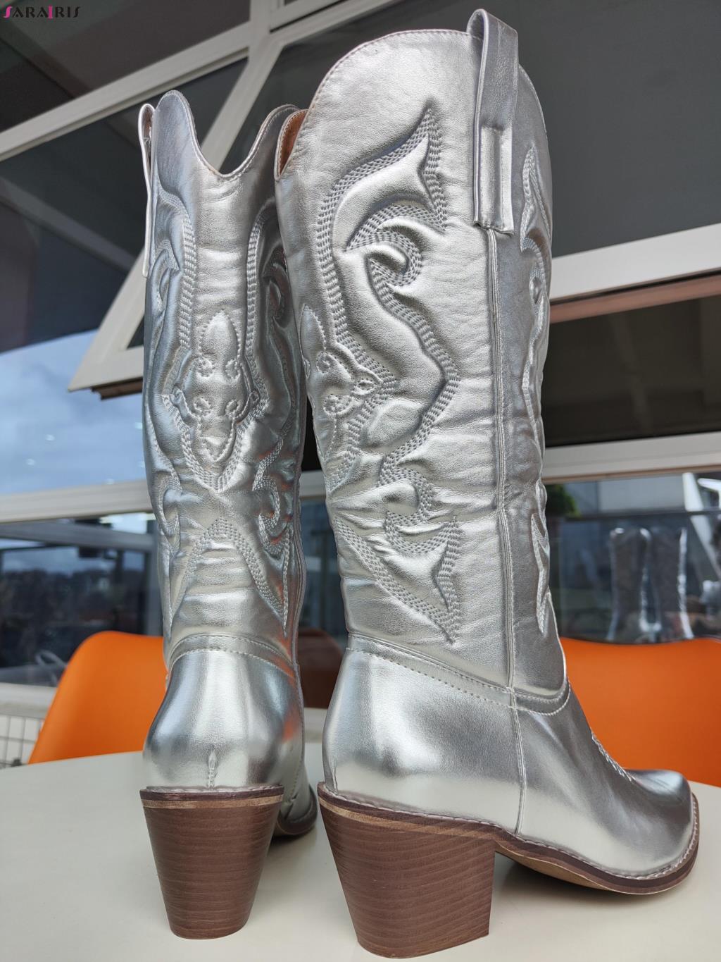 BOTA NAIARA MODELO TEXANA WESTERN METALIZADA CANO ALTO