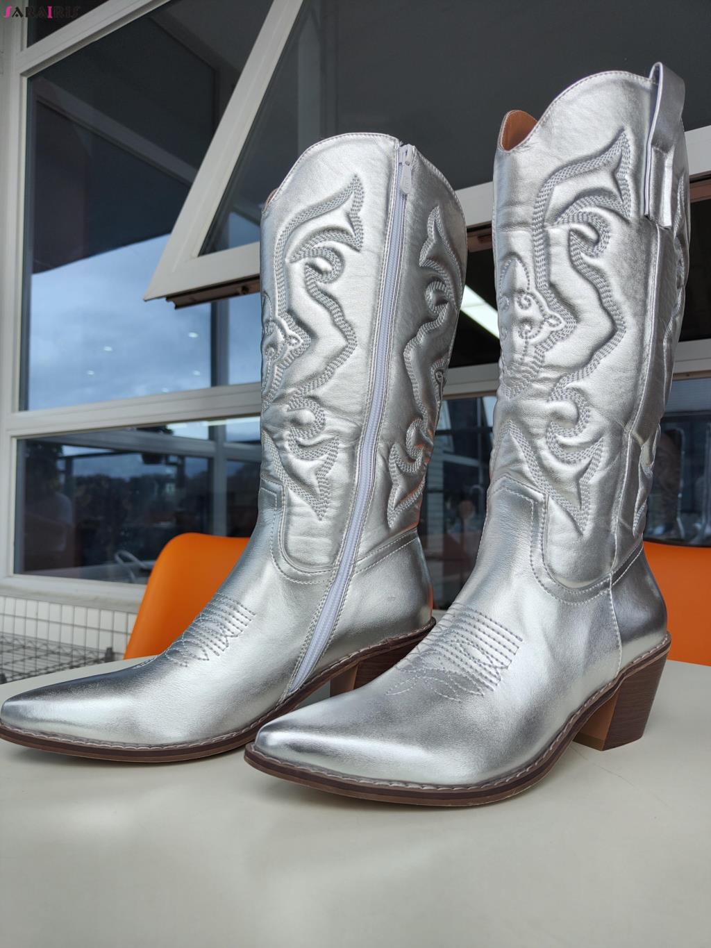 BOTA NAIARA MODELO TEXANA WESTERN METALIZADA CANO ALTO