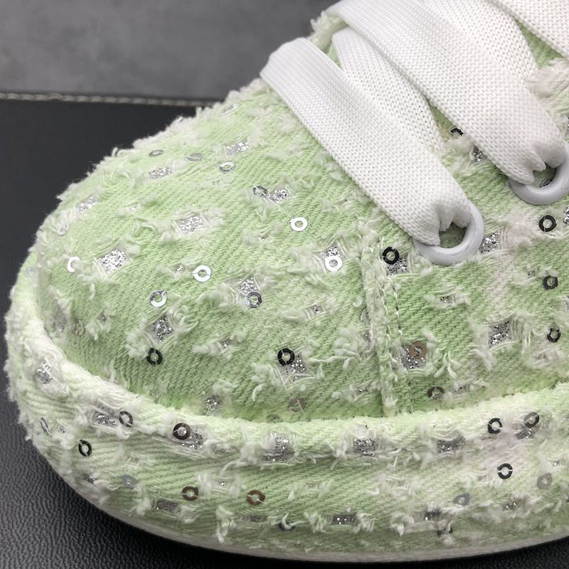 TÊNIS FEMININO JADE DETALHES EM BRILHO