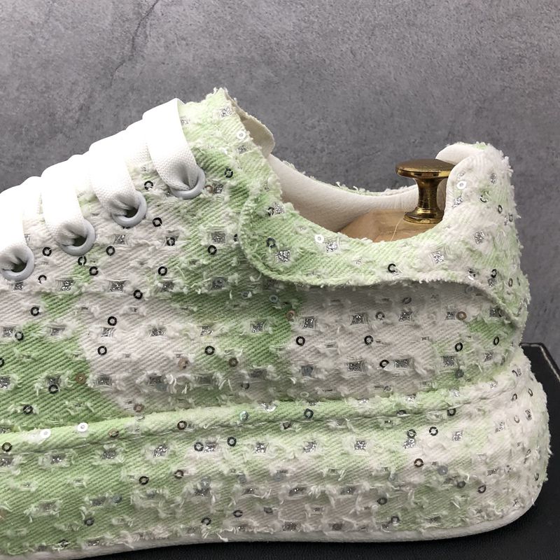 TÊNIS FEMININO JADE DETALHES EM BRILHO
