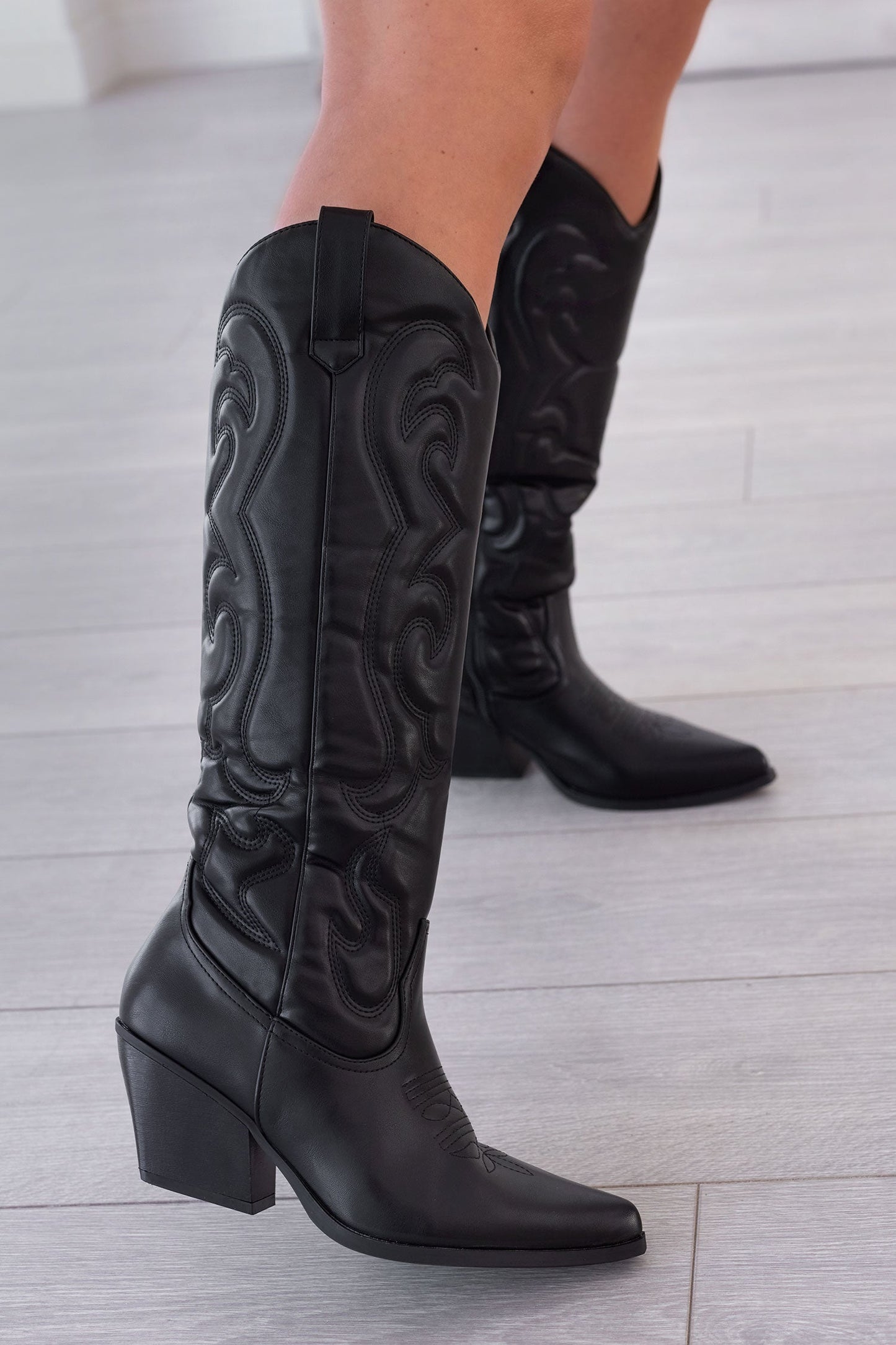 BOTA NAIARA MODELO TEXANA WESTERN METALIZADA CANO ALTO