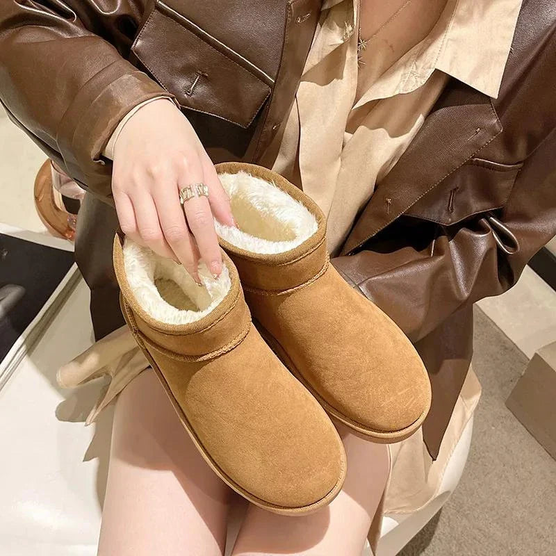 BOTA FEMININA UGG – IMPERMEÁVEL, PELUCIADA E INCRIVELMENTE ACONCHEGANTE