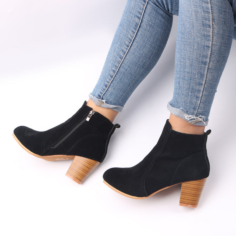 BOTA FEMININA DONNA MISS BEATRIZ – CAMURÇA PREMIUM, FORRO EM LÃ E SALTO GROSSO