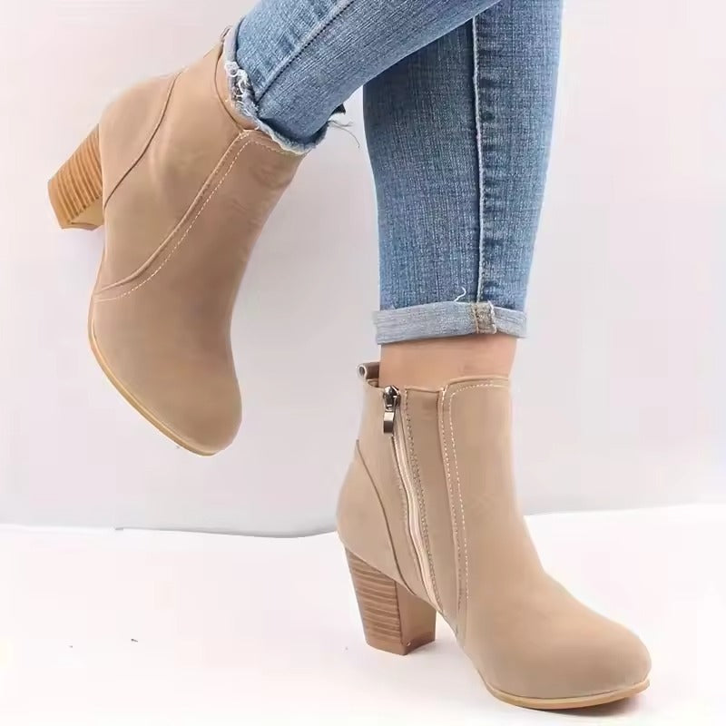BOTA FEMININA DONNA MISS BEATRIZ – CAMURÇA PREMIUM, FORRO EM LÃ E SALTO GROSSO