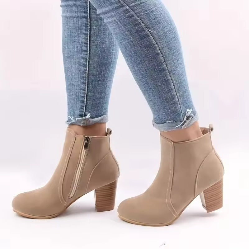 BOTA FEMININA DONNA MISS BEATRIZ – CAMURÇA PREMIUM, FORRO EM LÃ E SALTO GROSSO