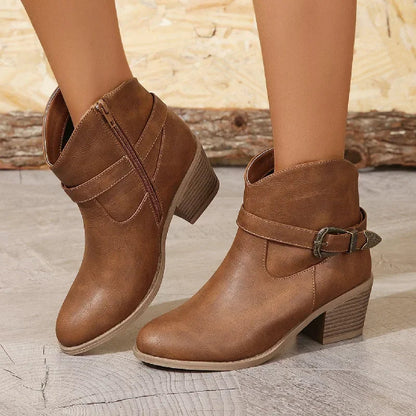 BOTA FEMININA DONNA MISS BIANCA MARROM – CANO CURTO WESTERN COM FIVELA E ZÍPER LATERAL