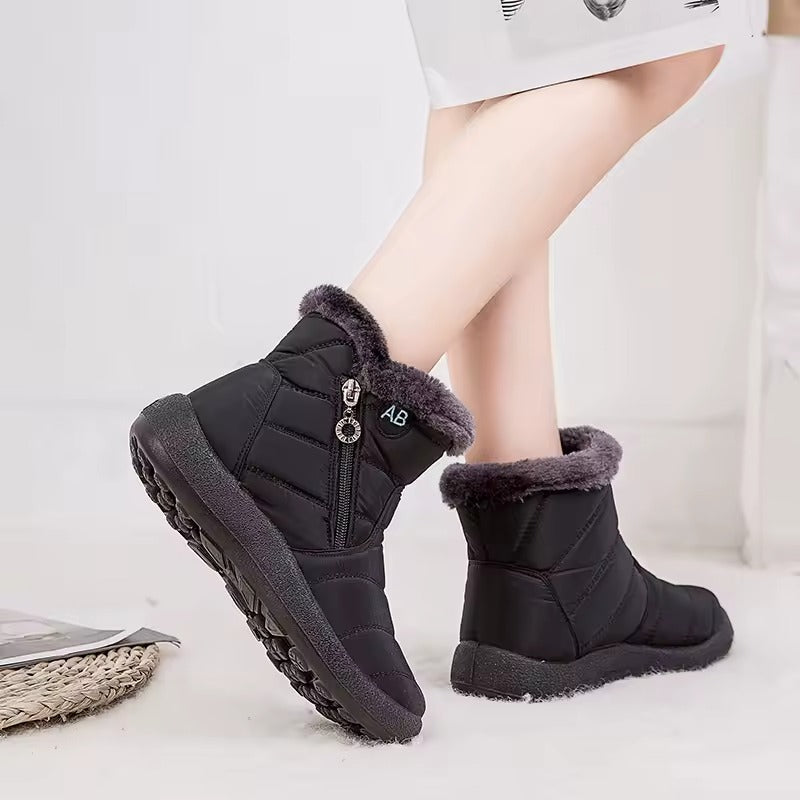 BOTA FEMININA DONNA MISS COMFORT FLEX IMPERMEÁVEL COM FORRO PELUCIADO E SOLADO ANTIDERRAPANTE