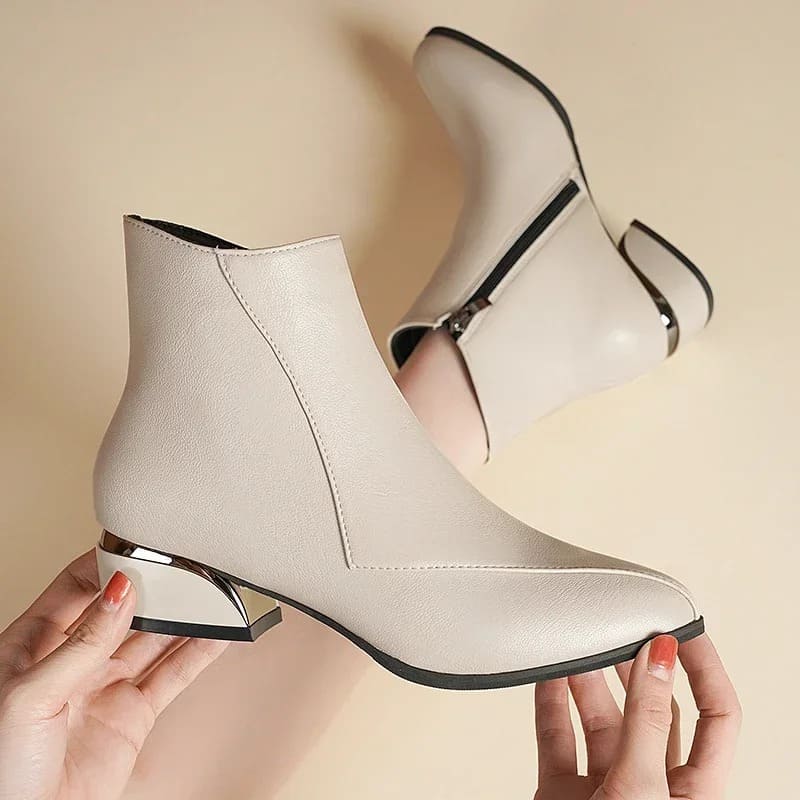 BOTA FEMININA IARA – ELEGÂNCIA LEVE PARA O DIA A DIA