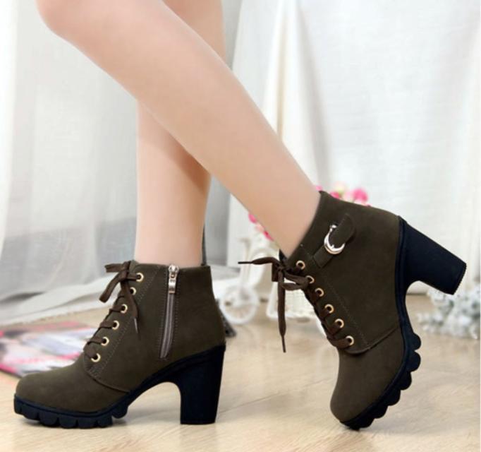 BOTA LETICIA CANO CURTO CLÁSSICA ANKLE BOOTS