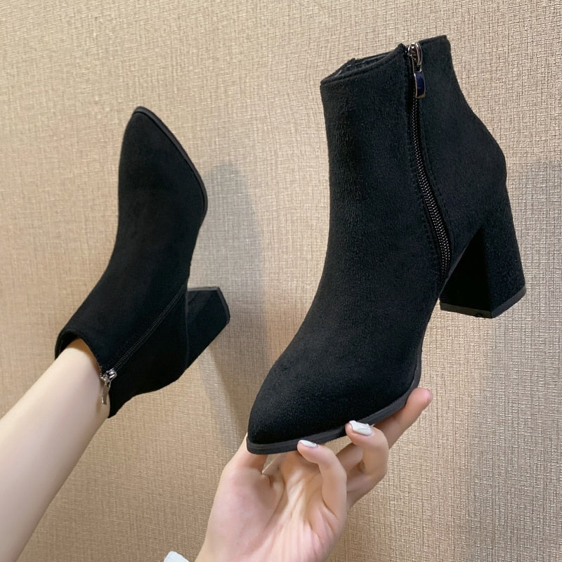 BOTA FER CLASSICA ANKLE BOOTS