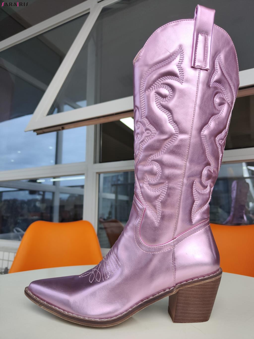 BOTA NAIARA MODELO TEXANA WESTERN METALIZADA CANO ALTO